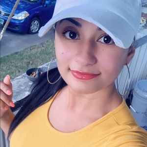 Meet your Posher, Idalis